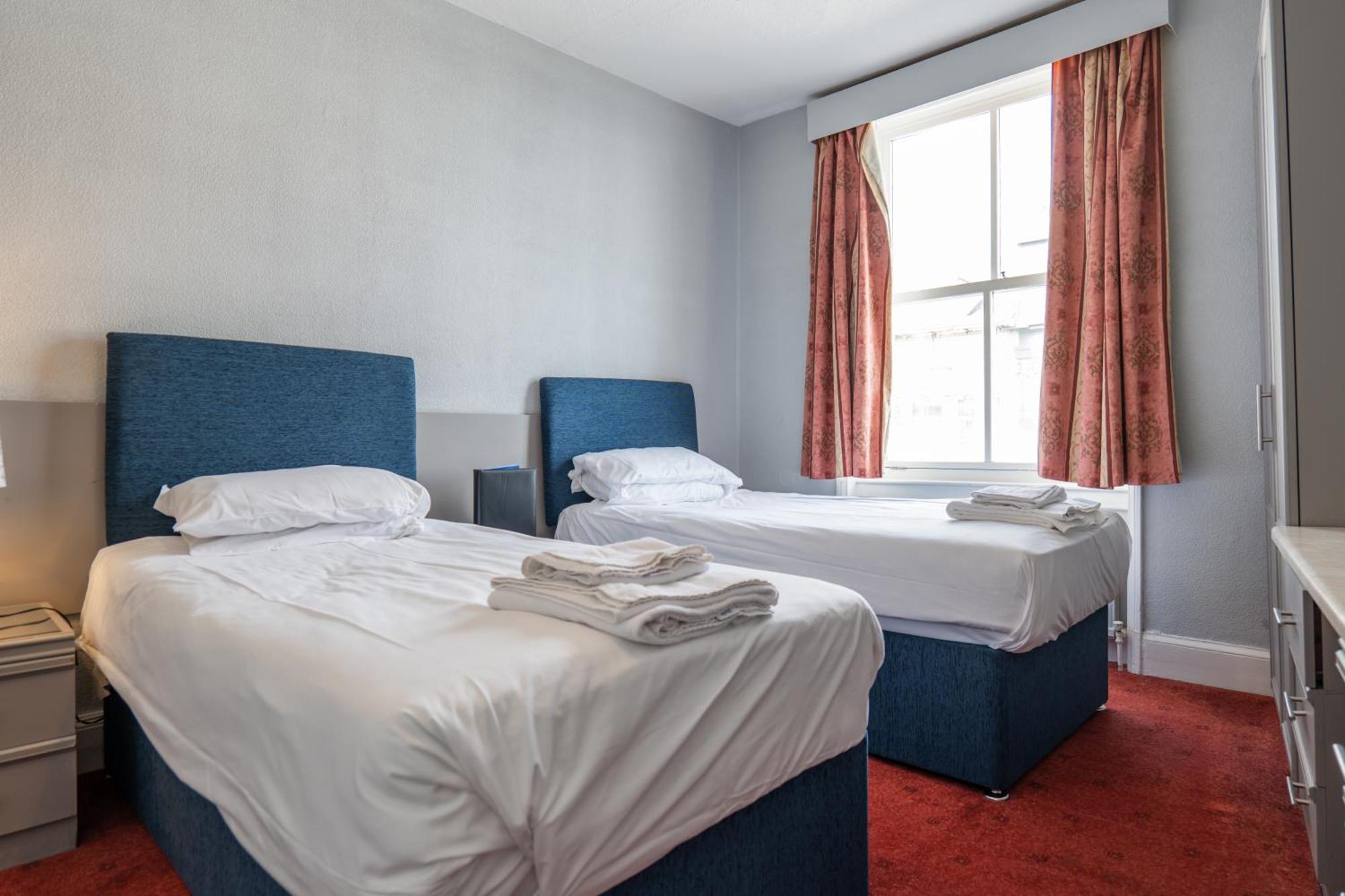 Delmont Hotel سكرابورو المظهر الخارجي الصورة