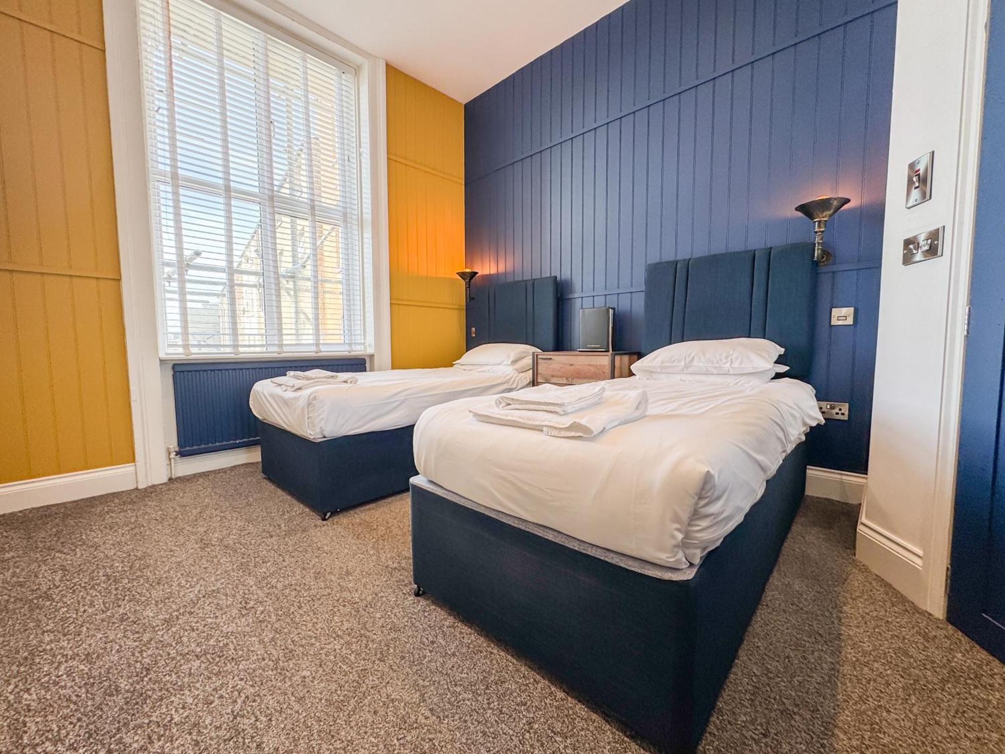Delmont Hotel سكرابورو المظهر الخارجي الصورة