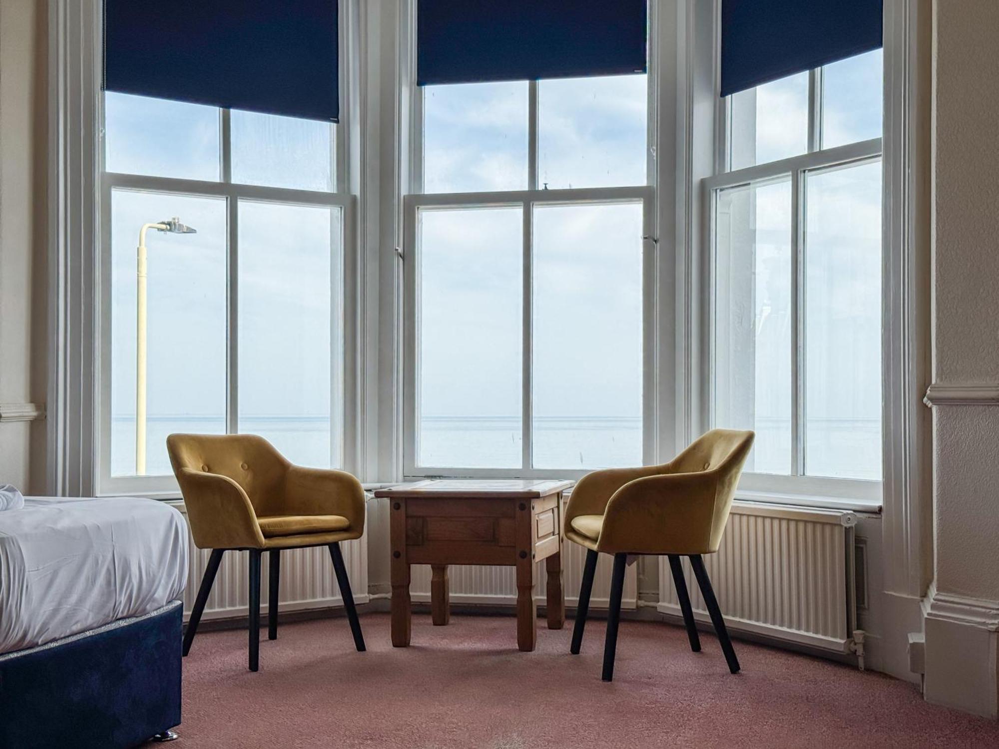 Delmont Hotel سكرابورو المظهر الخارجي الصورة